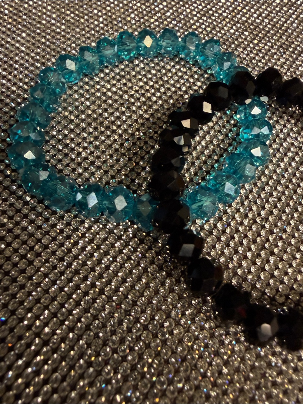 Faceted blue and Black Beaded Stretch Bracelets - 🆕